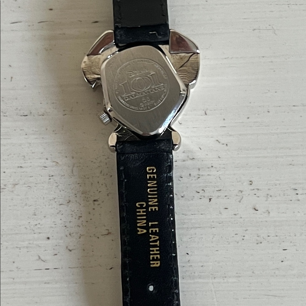 1990’s Vintage Leather 101 Dalmatians Watch - Picture 4 of 4